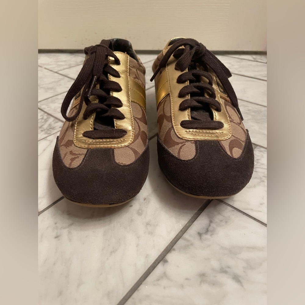 Coach Logo ‘Joss’ Style Tennis Shoes with Gold Accents, Size 6.5M, Pre-Loved - Picture 3 of 8